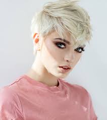 Curling the hair in half and leaving the bangs straight can give a thinner face effect. Androgynous Haircuts For Chubby Faces Wedding Galery