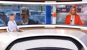 Παράλληλα, καταγγέλλει ότι ο συριζα σφυρίζει αδιάφορα, καλύπτοντας. Adeiasma Tsakalwtoy Se Polakh Gia Ta Embolia Mega Tv