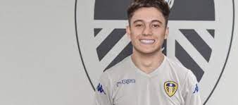 James играет с 2019 в манчестер юнайтед (мю). Could Likely Man U Signing Daniel James Still Move To Leeds United By Rob Atkinson Life Leeds United The Universe Everything