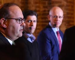 Real Estate Pros gather to dicuss future market sales