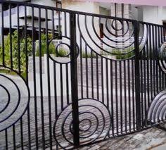 Model pagar yang dibuat dari besi juga anti hama sehingga tidak akan keropos. 24 Ide Pagar Rumah Pagar Rumah Rumah Minimalis