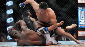 Gastelum bounces forward, changing levels and scooting hall backward around the perimeter. Kelvin Gastelum Wasn T Scared Of Uriah Hall Plans Drop To 170 In Near Future Mmamania Com