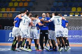 Le dernier mot), l'entraîneur couronné champion du monde l'an dernier. Mondial De Handball La France Se Qualifie Pour Les Quarts De Finale Actu