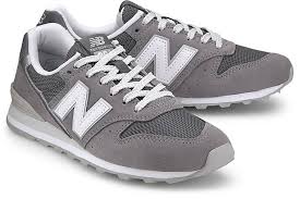 Having to balance a professional and personal relationship with his girlfriend ginny field, he proves to be a capable leader. New Balance Retro Sneaker 996 Dunkelgrau Gortz 48565701
