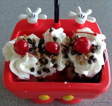 kitchen sink sundae in two disney world