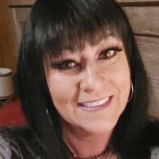 Tracie Connors's Instagram, Twitter & Facebook