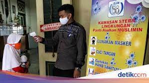 Dewan pengurus daerah (dpd) real estate indonesia (rei) dki jakarta memberikan santunan kepada seribu anak yatim dan dhuafa dari 17 panti asuhan/yayasan yang tersebar di wilayah dki jakarta dan sekitarnya. Potret Santunan Anak Yatim Di Era New Normal