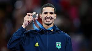 Paraibano Netinho conquista medalha de bronze no Taekwondo nas Olímpiadas  de Paris