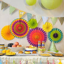 Basteln fördert nicht nur die kreativität, sondern kann auch entspannen, deswegen solltest du gleich loslegen. 60 Originelle Tischdeko Fasching Ideen Zum Selbermachen