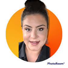 Nicole Auger's Instagram, Twitter & Facebook