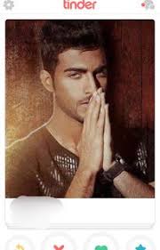 Tinder nightmares Kuwait style….. 6 pack or not…he has a pink phone, an…