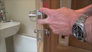 Upvc door key won't turn all the way (or insert into the lock) · are you using the right key? How To Open And Fix A Door Latch That Is Jammed London Locksmith