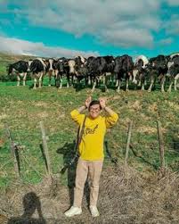 Seperti mimpi terbang , mimpi dikejar harimau , atau terjatuh dari langit. Amrazing Alexanderthian Profile Pinterest