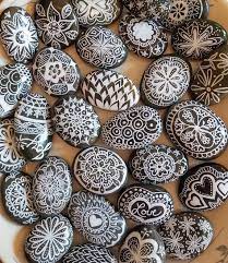 Black And White Painted Rocks Mandala Gift Black And White Mandala Stones Painted Hand Painted Mandala Rocks Mandala Painted Rocks Set Mandala Painted Rocks Painted Rocks Diy Rock Painting Patterns