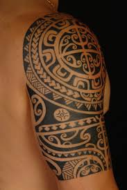 Maori tattoos maori tattoo frau maori tattoo meanings polynesian tribal tattoos filipino tattoos samoan tattoo tattoos with meaning leg tattoos body art tattoos. Tato Batik Di Lengan Hasil Bali Tato Polinesia Tato Suku Tato Lengan