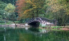 اتجاه الرياح شمالية غربية إلى متقلبة الاتجاه. ØªØ¹Ø±Ù Ø¹Ù„Ù‰ Ø§Ù„Ø¯Ù„ÙŠÙ„ Ø§Ù„Ø³ÙŠØ§Ø­Ù‰ Ù„Ø£Ø¬Ù…Ù„ Ø§Ù„Ù…Ù†ØªØ²Ù‡Ø§Øª ÙÙ‰ Ø³Ø±Ø§ÙŠÙŠÙÙˆ Ø§Ù„Ø¨ÙˆØ³Ù†Ø© ÙˆØ§Ù„Ù‡Ø±Ø³Ùƒ Ø³ÙØ§Ø±ÙŠ Ù†Øª