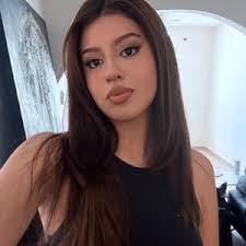 Isabella (@isabella.polancoo)