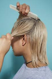 Stuck on how to style your short hair? Tutorial How To Blow Dry Short Hair Without A Fuss