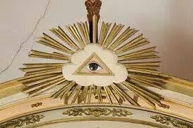 La Verdad - Simbolos Illuminati en la Iglesia Católica Los símbolos son  definidos, por el pseudo Dionísio, como el inteligible en el sensible.  Siempre los hombres han utilizado los símbolos para expressar