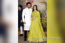 Ranbir Alia In Ranthambore For New Year Amid Engagement Rumours Karan aujla is the vp of sales, marketing & applications at dfmsim. 5 dariya news