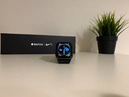 Recensione Apple Watch Nike Serie 4 Un Grande Passo In Avanti Techboom Scopri il nuovo apple watch nike series 5, con tanti allenamenti e motivazione in più per aiutarti a migliorare come atleta e ottenere il massimo.