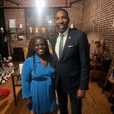 I opened a creative studio back in December and today got to meet the Mayor  of Atlanta at that very studio today. #TheAudacityStudio #creativehealing  At The Audacity Experience: We host creative healing