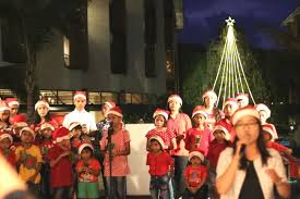 Sedih luar biasa mengingat ke bandung trip dilan aku berhalangan. Pohon Natal Led Setinggi 18 Meter Curi Perhatian Di Bali