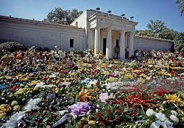 They really appreciated the sunflowers, and how beautiful the arrangement is. Mourners Leave Flowers For The Late Elvis Prestley Outside The Forest Hill Maulosum Where Elvis Was Originally Elvis Presley Elvis Death Elvis Presley Funeral