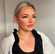 A filter is never needed for my gorgeous little sister ✨💚