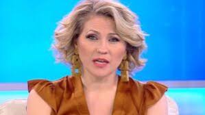 Mirela vaida este una dintre cele mai apreciate și cunoscute prezentatoare din țara noastră, însă nu se știu foarte multe informații. Cao Kbygebotm