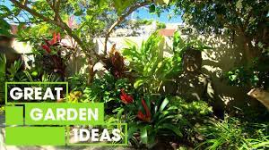 Interesting textural contrasts are key to the balinese garden look. How To Do A Balinese Style Courtyard Makeover Gardening Great Home Ideas Youtube