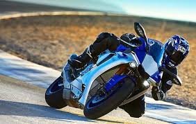 The yamaha yzf r1 is a legendary name in the fraternity of sportsbikes. Yamaha R1 Yamaha R1m 1000cc Bikes Launched In India Gaadikey