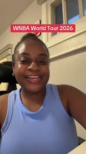 Paige Bueckers and The Team with The Conneticut Suns