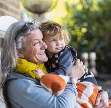 Auch älteren patientinnen noch zu einer schwangerschaft zu verhelfen, gehört heute zu den weder eltern noch kind hätten so die chance, jemals zu erfahren, wer die genetische mutter sei. Spate Mutterschaft Wann Sind Eltern Zu Alt Fur Ein Kind Welt