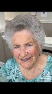 Traci Glenn's Instagram, Twitter & Facebook