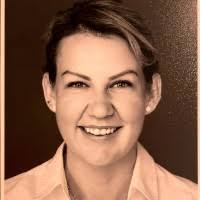 300+ perfiles de «Pelka»