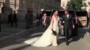 Scopri ricette, idee per la casa, consigli di stile e altre idee da provare. Zwei Frauen Ein Kleid Heid Klum Trug Hochzeitskleid Zuerst