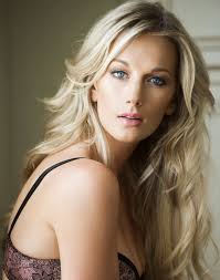 Lindsay Ryder's Instagram, Twitter & Facebook