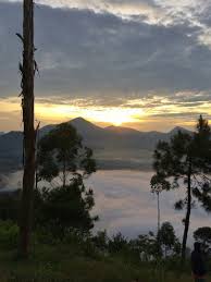 Pendaki pemula gunung putri lembang bandung 1587 mdpl. Gunung Putri Lembang Bandung Indonesia Fotografi Alam Fotografi Seni Indonesia