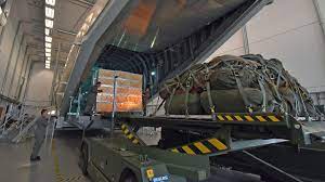 Man hat einen guten stand und fühlt sich sicher. So Sieht Der Airbus A400m Von Aussen Und Innen Aus Stern De