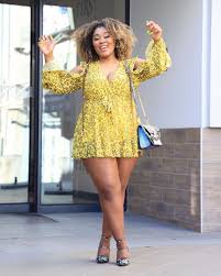 Bab khanyile, now has a group of women he is making his videos with. Thick News Sa411