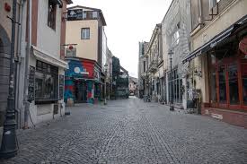Numărul de înscrişi ai concursului a depăşit nivelul celor din 2009, iar lucrările au fost peste aşteptările juriului. Cum AratÄƒ StrÄƒzile Din BucureÈ™ti In Vremea Coronavirusului