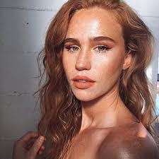 Kelsey Quinn's Instagram, Twitter & Facebook