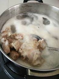 Di sini ada cara membuat yang jelas dan mudah diikuti. Resepi Simple Sup Tulang Kambing Yang Sedap Gila