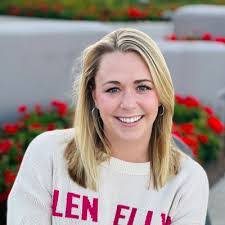 Lynn Towery's Instagram, Twitter & Facebook