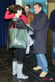 A atriz de 44 anos tem ainda duas filhas, maria, de 14 anos e beatriz, de 12, fruto da relação com o pianista bernardo sassetti, que morreu em 2012. Bruno Nogueira Em Peca Encenada Por Beatriz Batarda Movenoticias