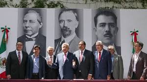 Raymundo artís espirú ha trabajado con el presidente durante un periodo de tiempo, además de fungir como el coordinador de la estrategia digital nacional (edn). Quienes Son Y Que Hacian Los Hombres Del Circulo Mas Cercano De Amlo Forbes Politica Forbes Mexico