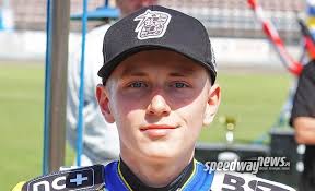 Последние твиты от mateusz bartkowiak (@badcosmicmilk). Mlodzi I Gniewni 37 Mateusz Bartkowiak