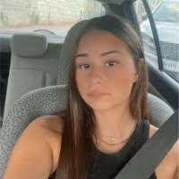 Dee Mertz's Instagram, Twitter & Facebook