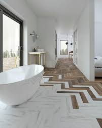 Moderne Luxus Badewanne Mit Aussergewohnlichen Fliesen Schone Badezimmer Modernes Badezimmerdesign Haus Interieurs